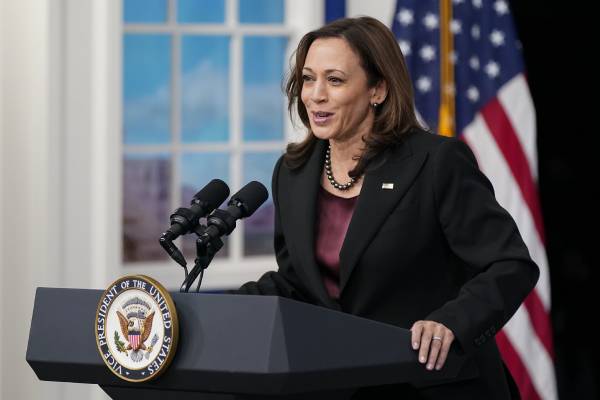 Kamala Harris Covid-19