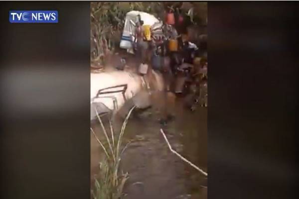 Oba Adeyemi, a symbol of Nigeria epic struggle in self discovery, self-actualisation – Obasanjo (5)