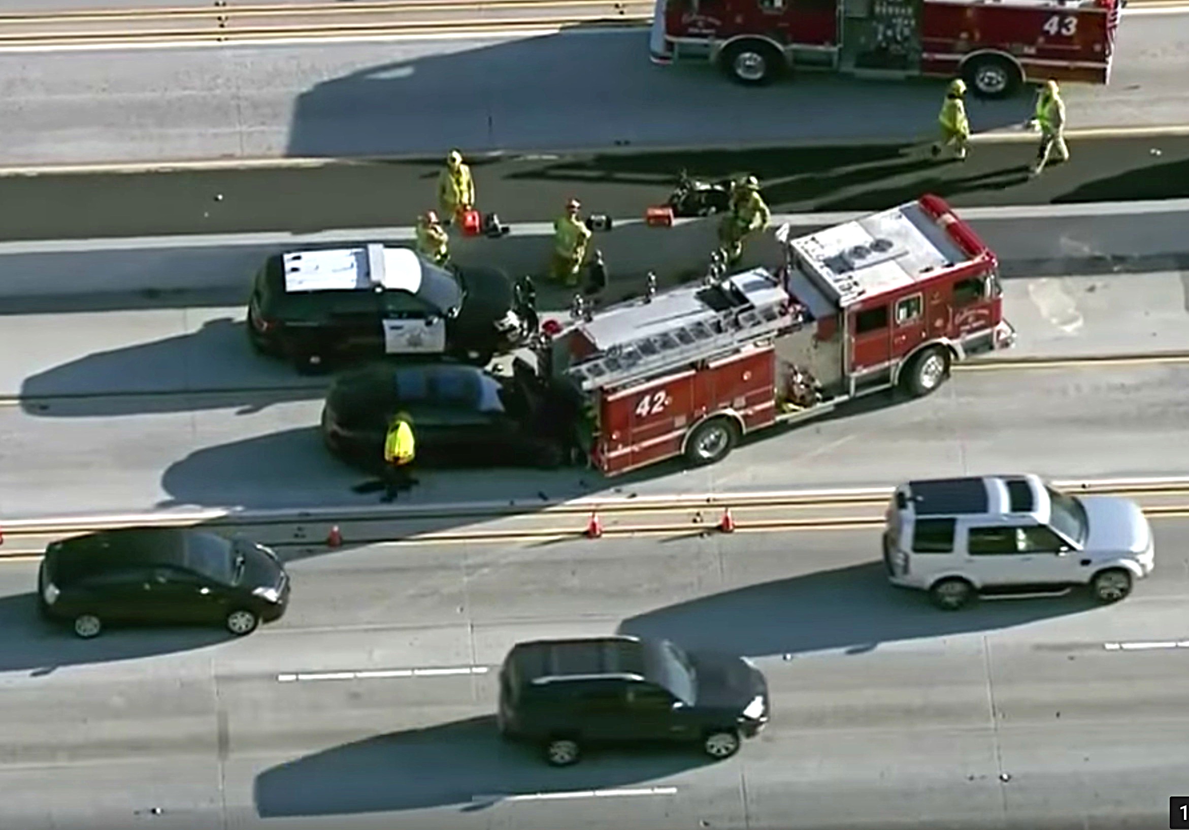 tesla-crash-fire-truck-405-los-angeles