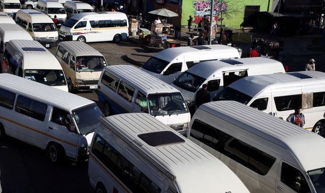 skynews-south-africa-taxi-minibus_4368420