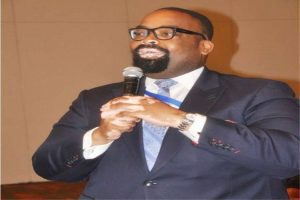 Olumide-Akpata-3_750x499