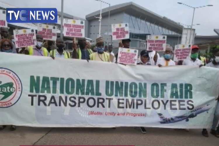 AVIATION_WORKERS_750x499