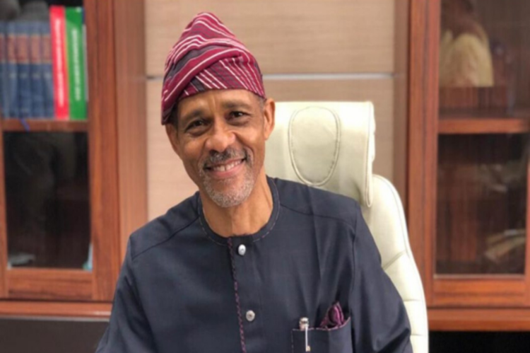 akin-abayomi_750x499