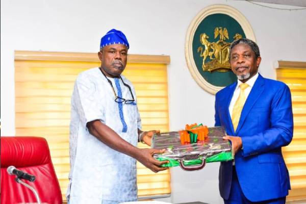 Latest Breaking News about Oluwarotimi Akeredolu  : Governor Akeredolu presents 2022 budget before State House of Assembly