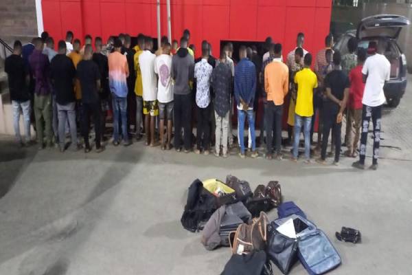 EFCC ARRESTS YAHOO BOYS