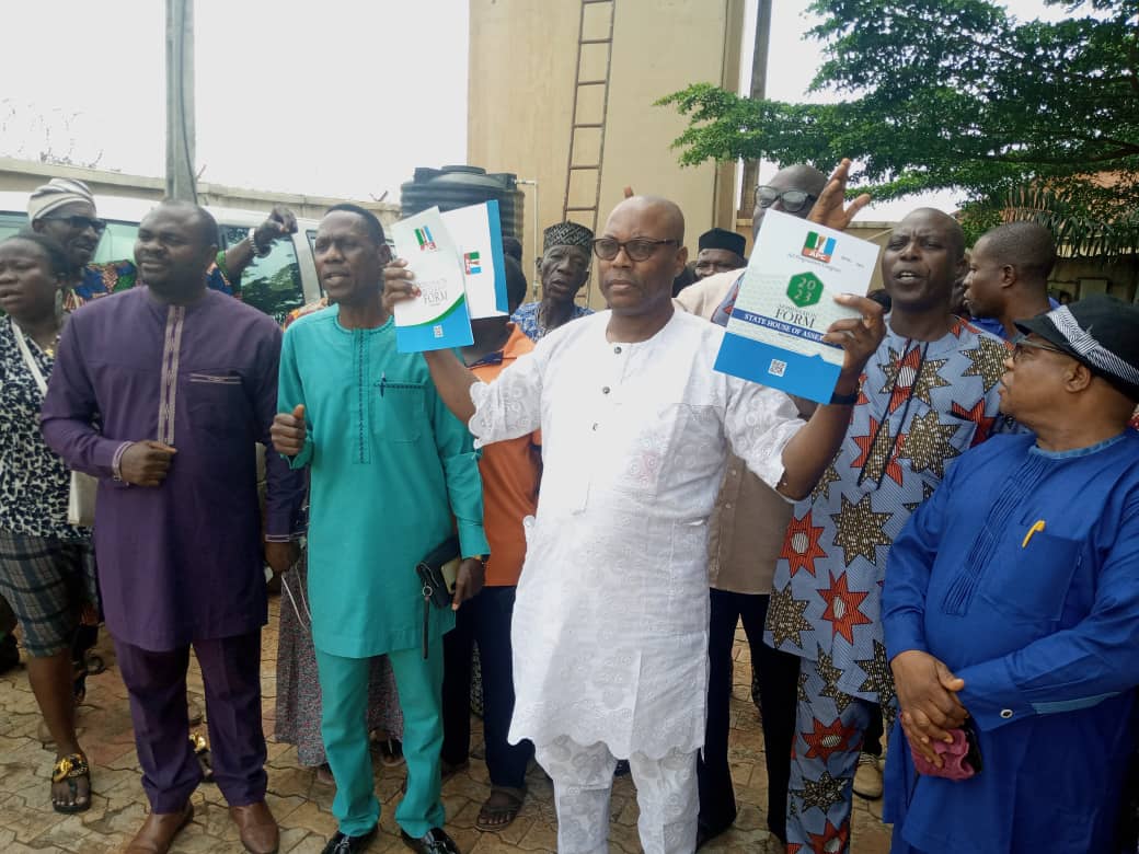 Ex-lawmaker, Akindele Adeniyi picks nomination form for Ondo Assembly